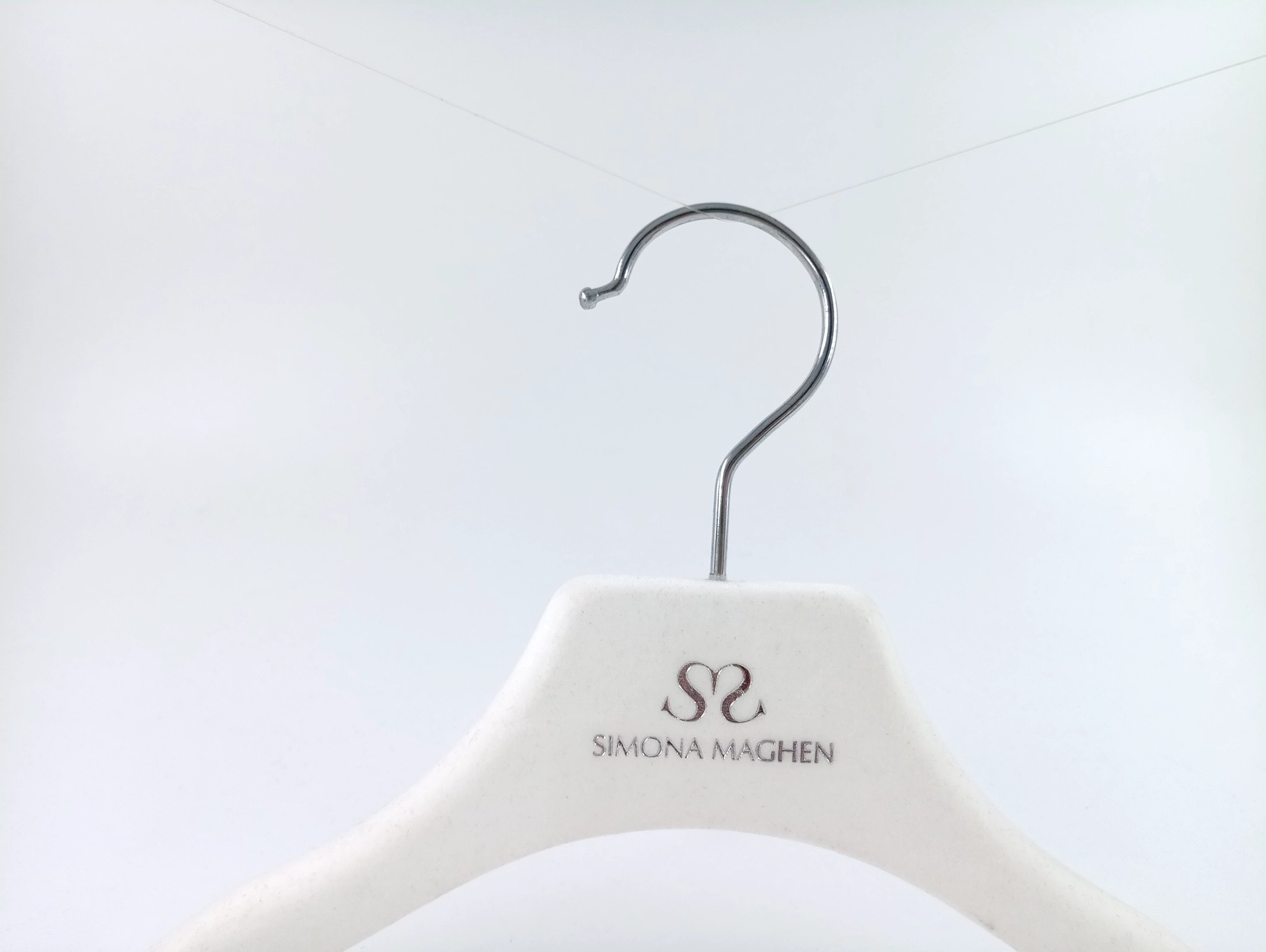 KTV-002 witte antislip plastic hanger fluwelen gevlekte kleerhanger