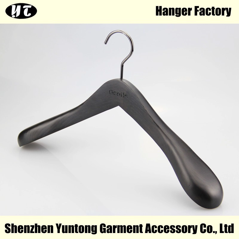 MTW-006 custom zwarte beukenhouten hanger heren kleerhanger