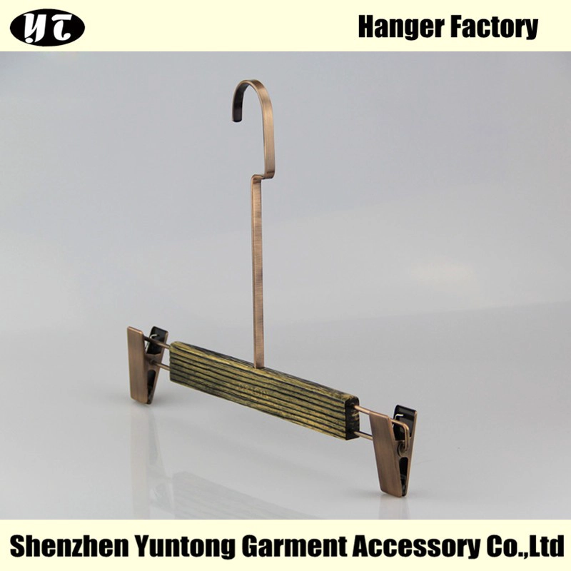 WBW-002 houten broek hanger met lange metalen haak bodem hanger met clips