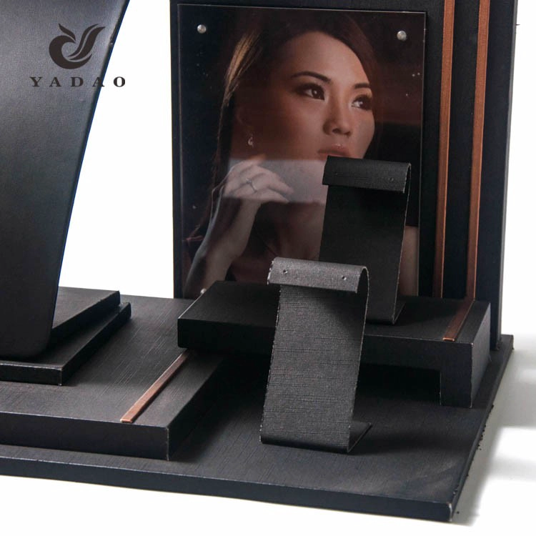 China 2017 custom size color logo design wholesales top quality MDF+pu leather/velvet  jewelry displays/jewellery display props/jewelry showcase manufacturer