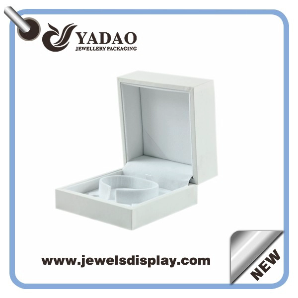 China Chinese style blue and white porcelain Luxury Boxes For bangle Jewelry ,plastic bracelets chests  ,bangles packing cases for jewelry shop party favors Manufacturer Wholesale manufacturer