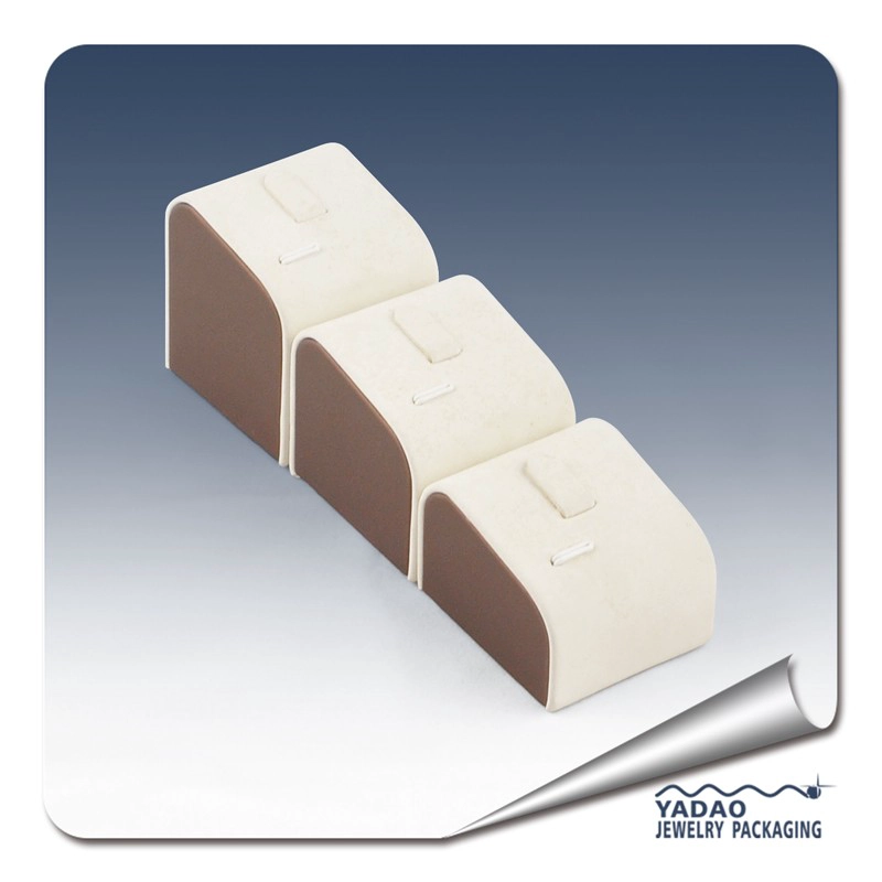 China Fashion leather cream with brown side color ring display stand have 3 size for one set made in China manufacturer