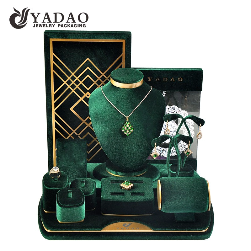 China Free Artwork luxury green color new design jewelry display set customize with logo manufacturer