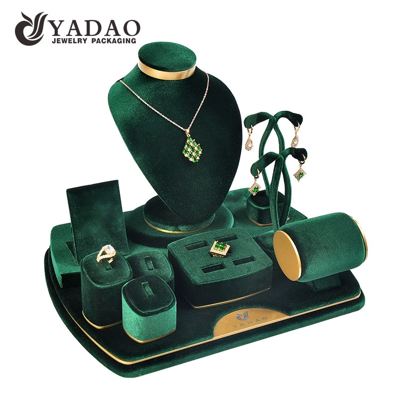 China Free Artwork luxury green color new design jewelry display set customize with logo manufacturer