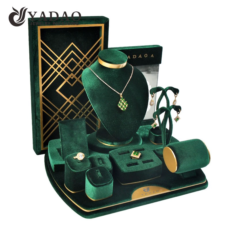 China Free Artwork luxury green color new design jewelry display set customize with logo manufacturer