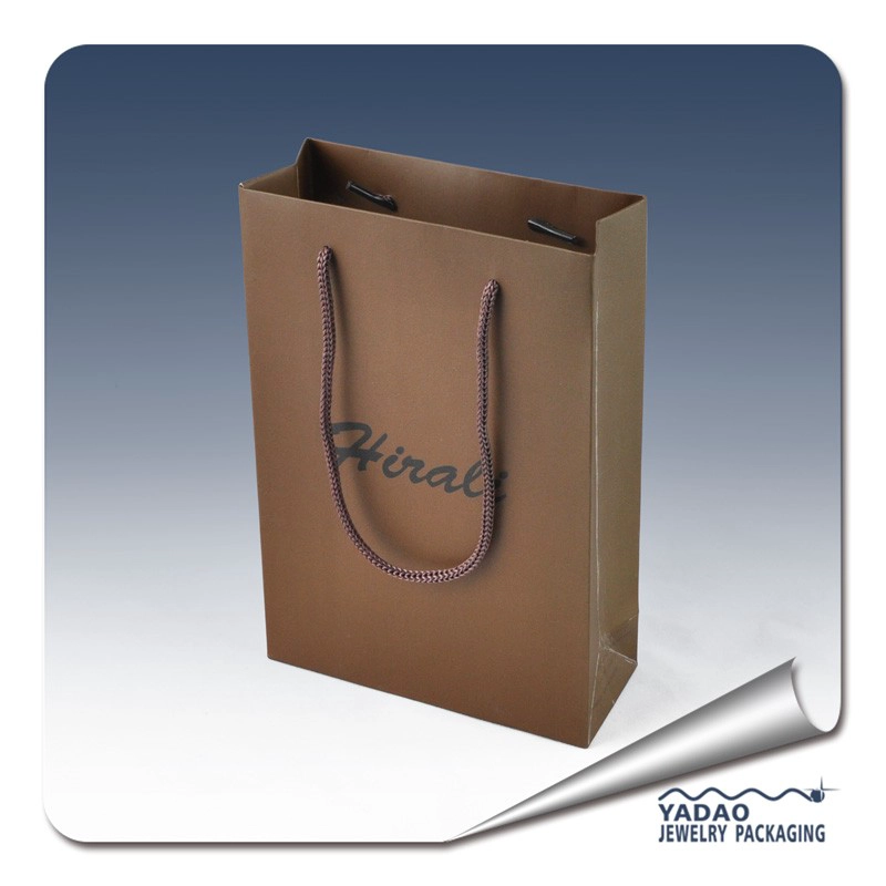China Gold color paper jewelry gift bags with handle and gold color logo Chian supplier manufacturer