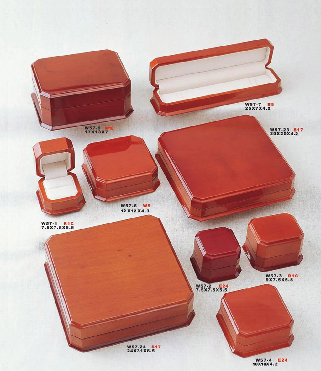 China Luxury vintage glossy solid wood jewelry box customize afor all manufacturer