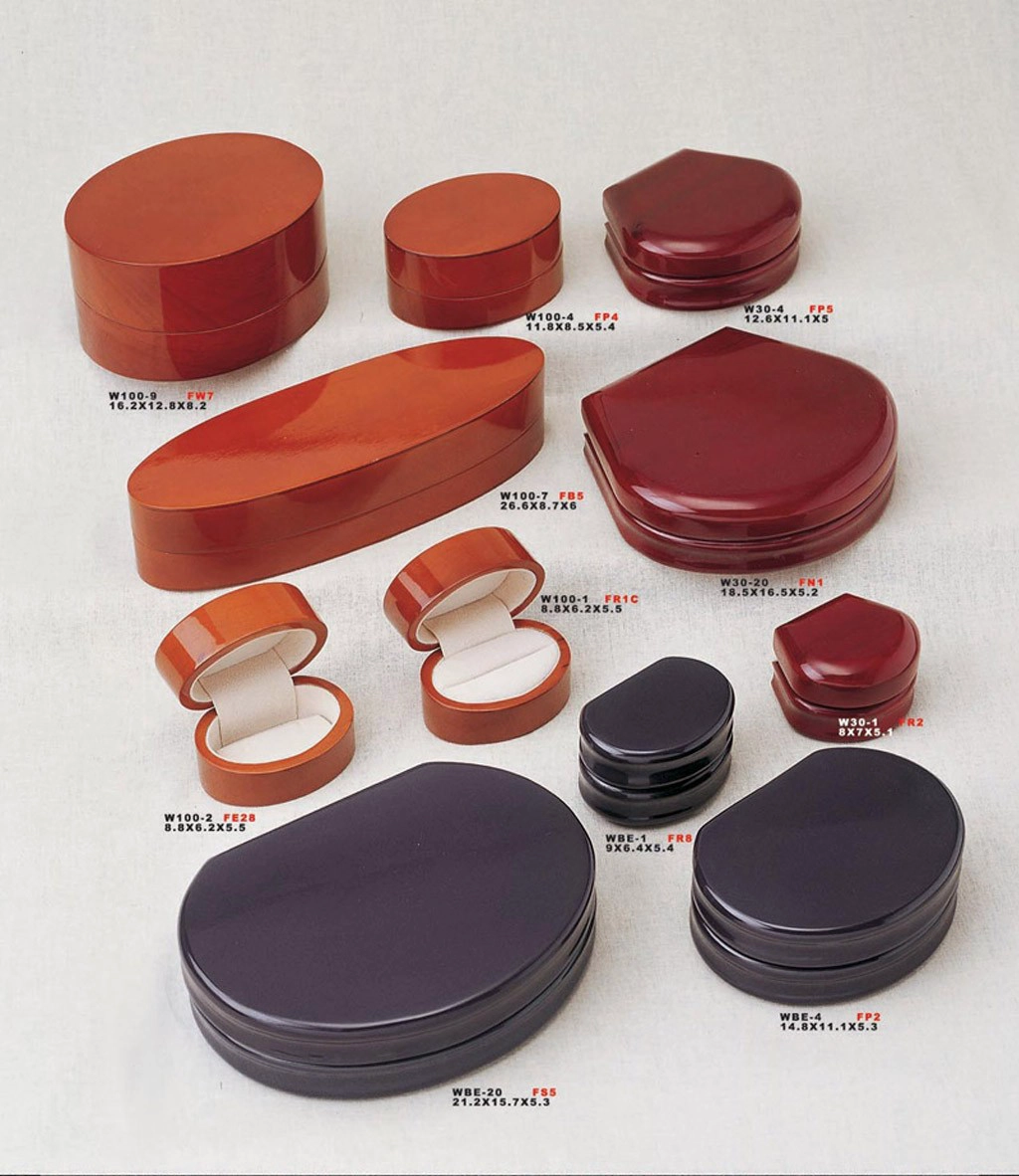 China Luxury vintage glossy solid wood jewelry box customize afor all manufacturer