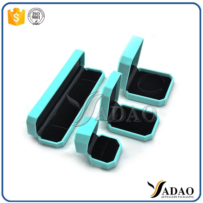 China Magical Adorable Bulk Sale handmade waorm Color plastic box for silver gold rings earrings pendants manufacturer