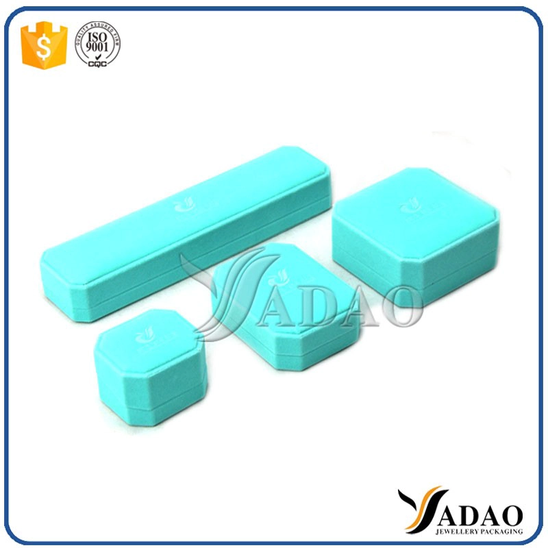 China Magical Adorable Bulk Sale handmade waorm Color plastic box for silver gold rings earrings pendants manufacturer