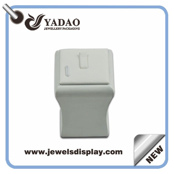 China New arrival fashion leather ring stand have a kink of color for you choose made in China manufacturer