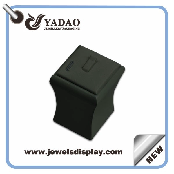 China New arrival fashion leather ring stand have a kink of color for you choose made in China manufacturer