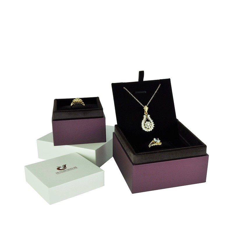 China New arrival white and purple color matching ring necklace jewelry packaging store online plastic box manufacturer