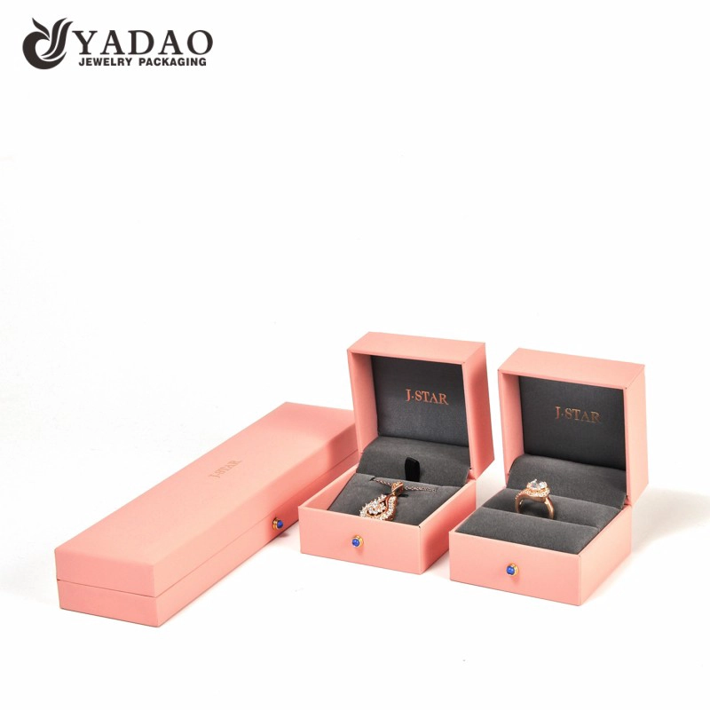 China Yadao wholesale jewelry box ring earrings pendant packaging box in dirty pink color with diamond decorated manufacturer