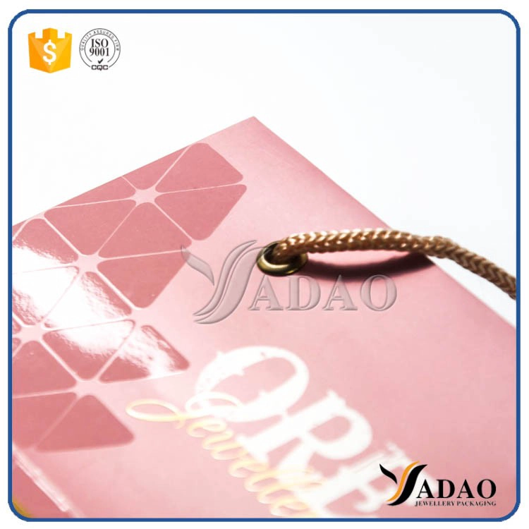 China favorable price good qualtiy  slight popular custom size and color hand-bags shopping bags gift bags for jewels packaging manufacturer