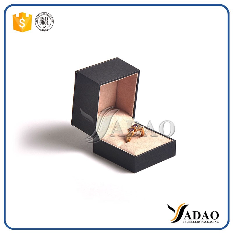 China samll high quality color customize leather+paper jewelry box for engagement manufacturer