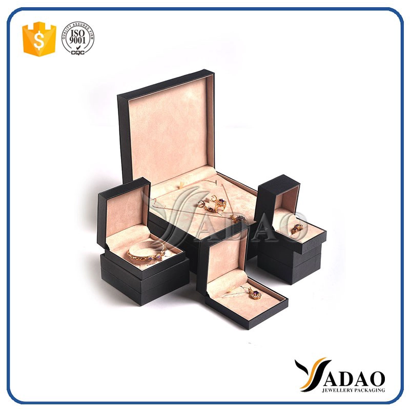 China samll high quality color customize leather+paper jewelry box for engagement manufacturer