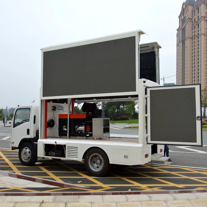 ISUZU BRAND Double screen with P8 screen model mobile led truck