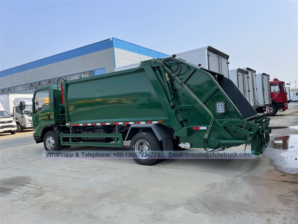 5CBM garbage compactor truck with Japan ISUZU chassis compactor garbage truck Hot sale