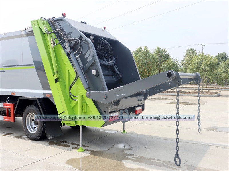 DFAC 4X2 4-5 CBM Compactor Garbage Truck