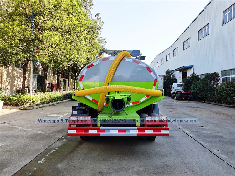 Dongfeng left hand drive or right hand drive 4x2 4x4 7cbm 7m3 7000L 7000 liters fecal suction truck price