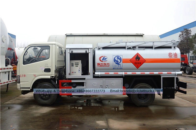 东风4×2的小5000L燃料加油车