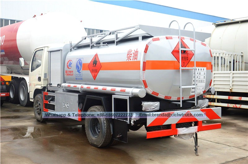 东风4×2的小5000L燃料加油车