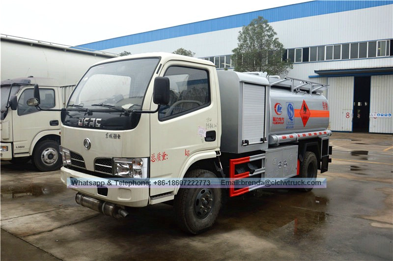 东风4×2的小5000L燃料加油车