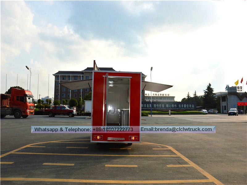 มัลติฟังก์ชั่ Dongfeng มินิรถบรรทุกอาหารมือถือ