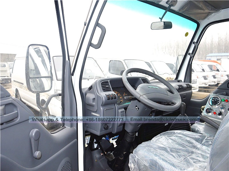 Xe tải quét đường isuzu 600p