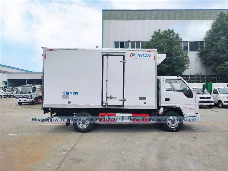 Pembekal trak peti sejuk JMC China, trak kargo peti sejuk 5 tan, trak kargo peti sejuk 4x2, enjin diesel trak peti sejuk