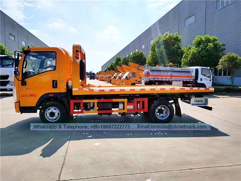 SINOTRUK HOWO 5TON flatbed tow truck,4X2 wrecker tow truck for sale