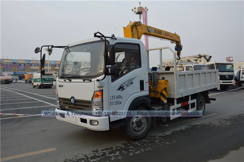 Nhà cung cấp cần cẩu gắn trên xe tải Sinotruk, nhà sản xuất cần cẩu xe tải 2000 kg tại Trung Quốc