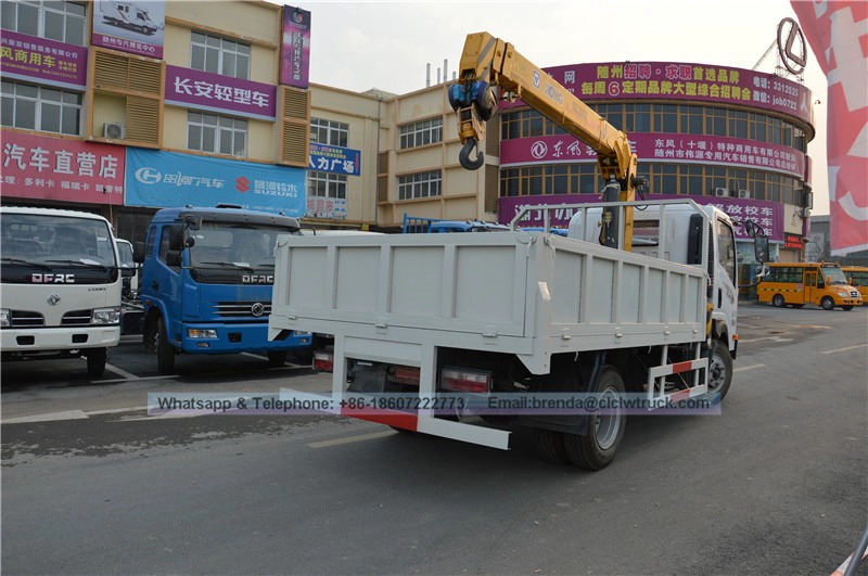 Nhà cung cấp cần cẩu gắn trên xe tải Sinotruk, nhà sản xuất cần cẩu xe tải 2000 kg tại Trung Quốc