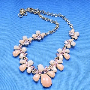 Vintage fleur rose élégant en forme de résine rose pierre alliage bijoux colliers