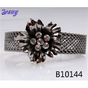 Çin flower clear resin hot selling sex stainless steel cuff bangle üretici firma