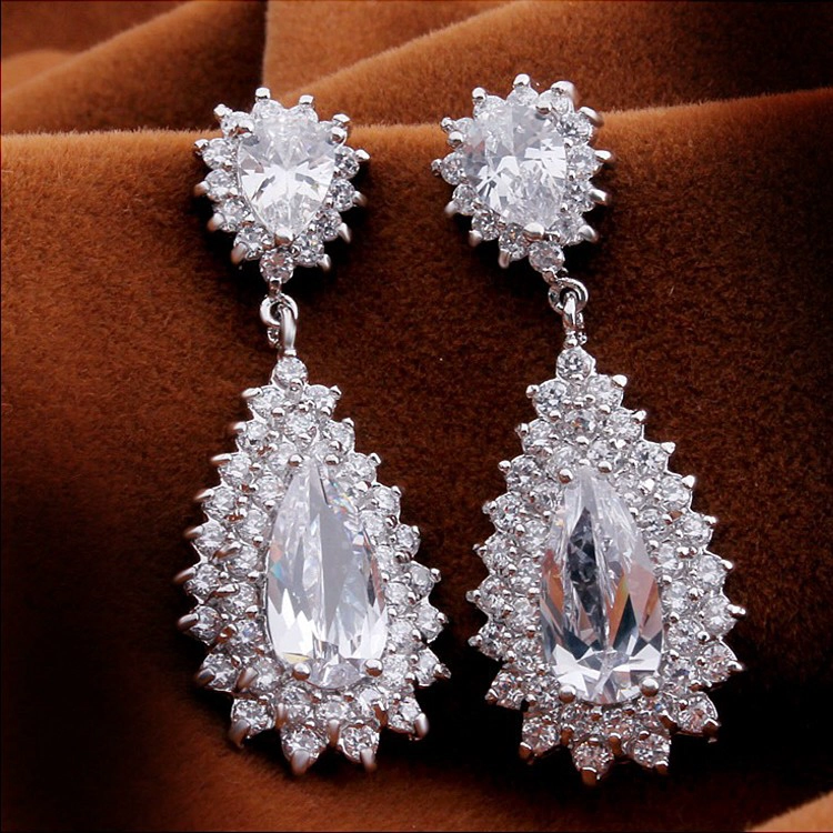 Customized Wholesale Earrings Hot Sale Retro Vintage Alloy Copper Women Silver Golden Pierced Zircon Earrings love heart