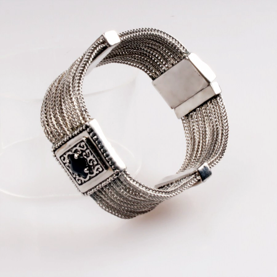 China High quality women fashion silver bangle rhodium silver plated jewelry handmade jewelry wholesale Silver charm bracelet manufacturer china manufacturer
