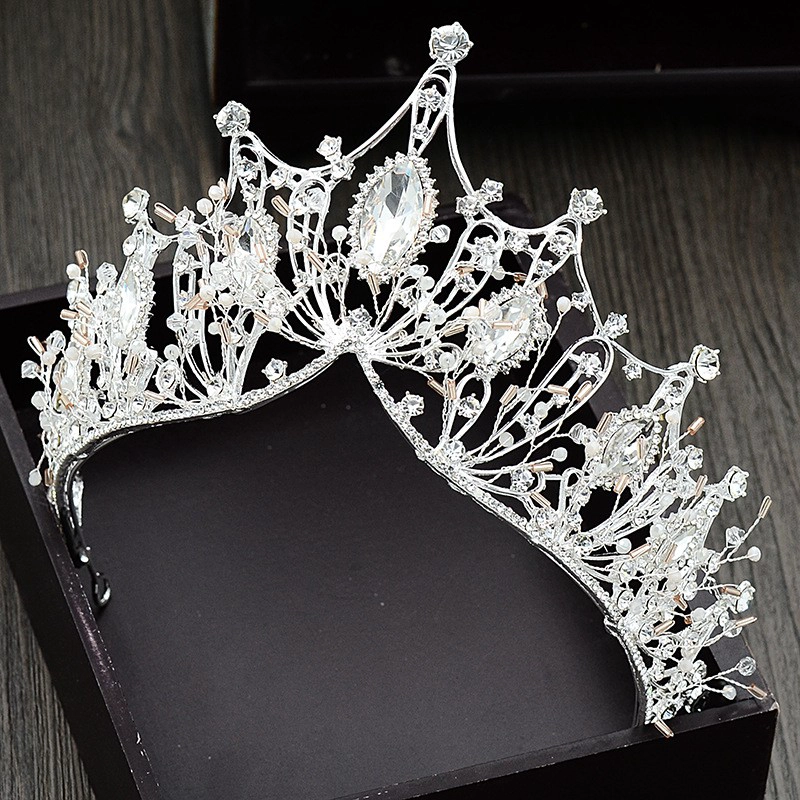 Chine Nouveau professionnel fabrication exquis bijoux de mariée couronne de luxe strass demi-cercle perle couronne de gâteau fabricant