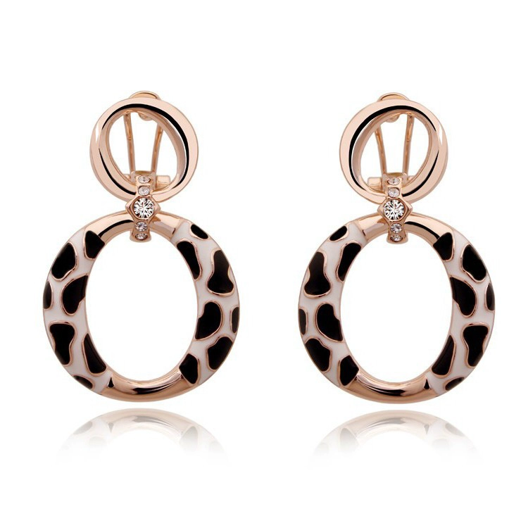 Personalized fashion earrings simple exaggerated earrings leopard double circle retro version of the new jewelry earrings online