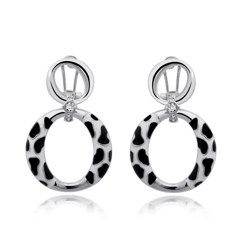 Personalized fashion earrings simple exaggerated earrings leopard double circle retro version of the new jewelry earrings online