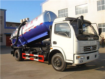 DongFeng brand 4cbm sewage suction Truck supplier in china