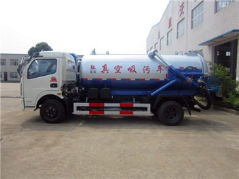 DongFeng brand 4cbm sewage suction Truck supplier in china