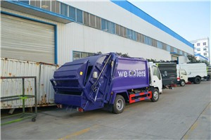 Japan brand 5cbm street sweeper truck supplier in china