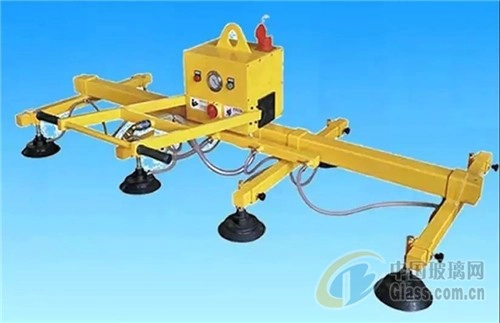 Vacuum spreader