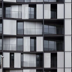 Glass curtain wall