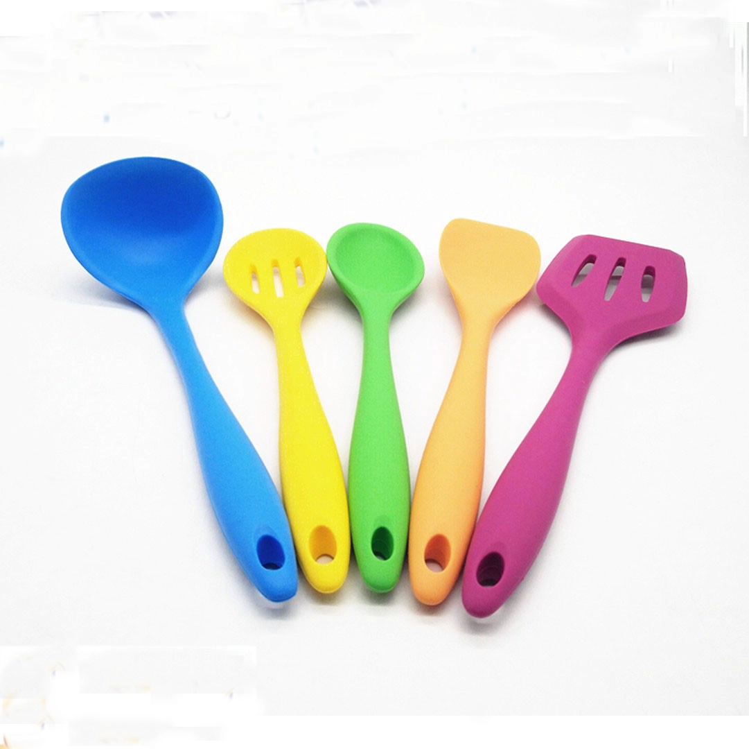 Set di utensili da cucina in silicone colorato, cucina utensile resistente al calore 5 pezzi