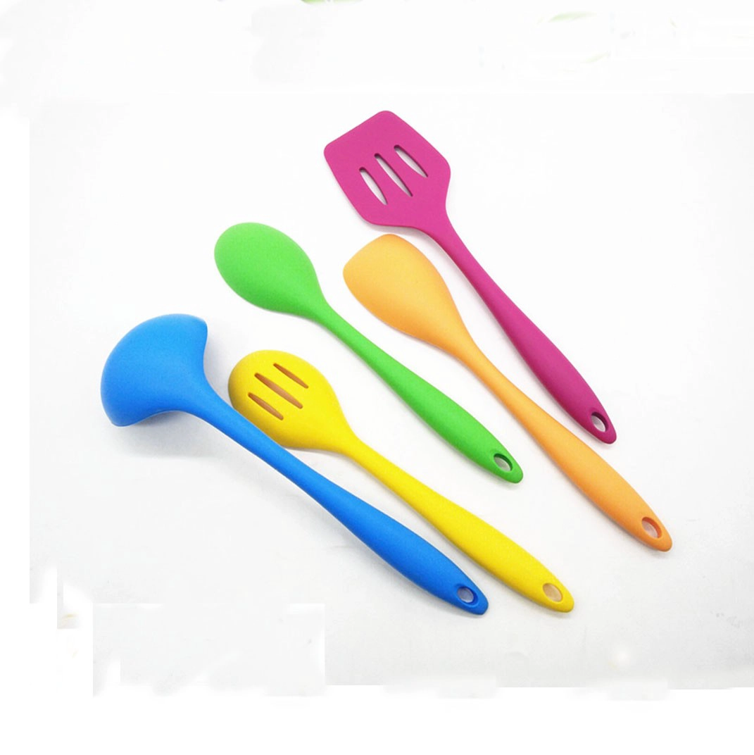 Set di utensili da cucina in silicone colorato, cucina utensile resistente al calore 5 pezzi