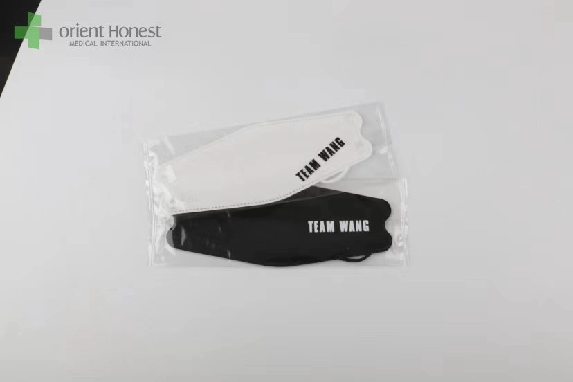 disposable mask kf94 black and white color  for adults