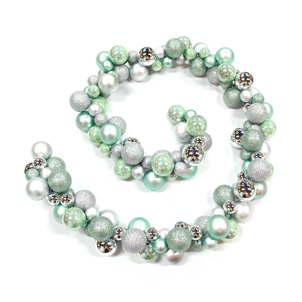 中国 New Type Hot Selling Plastic Xmas Ball Garland メーカー
